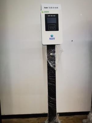 7KW عمود أزرق وأبيض / نوع الأرضية بندقية واحدة السيارة الكهربائية AC كومة شحن