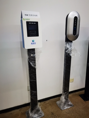 سعر جيد IP65 نوع 2 7kw 32A كومة شحن المركبات الكهربائية كومة شحن المركبات الكهربائية AC الانترنت